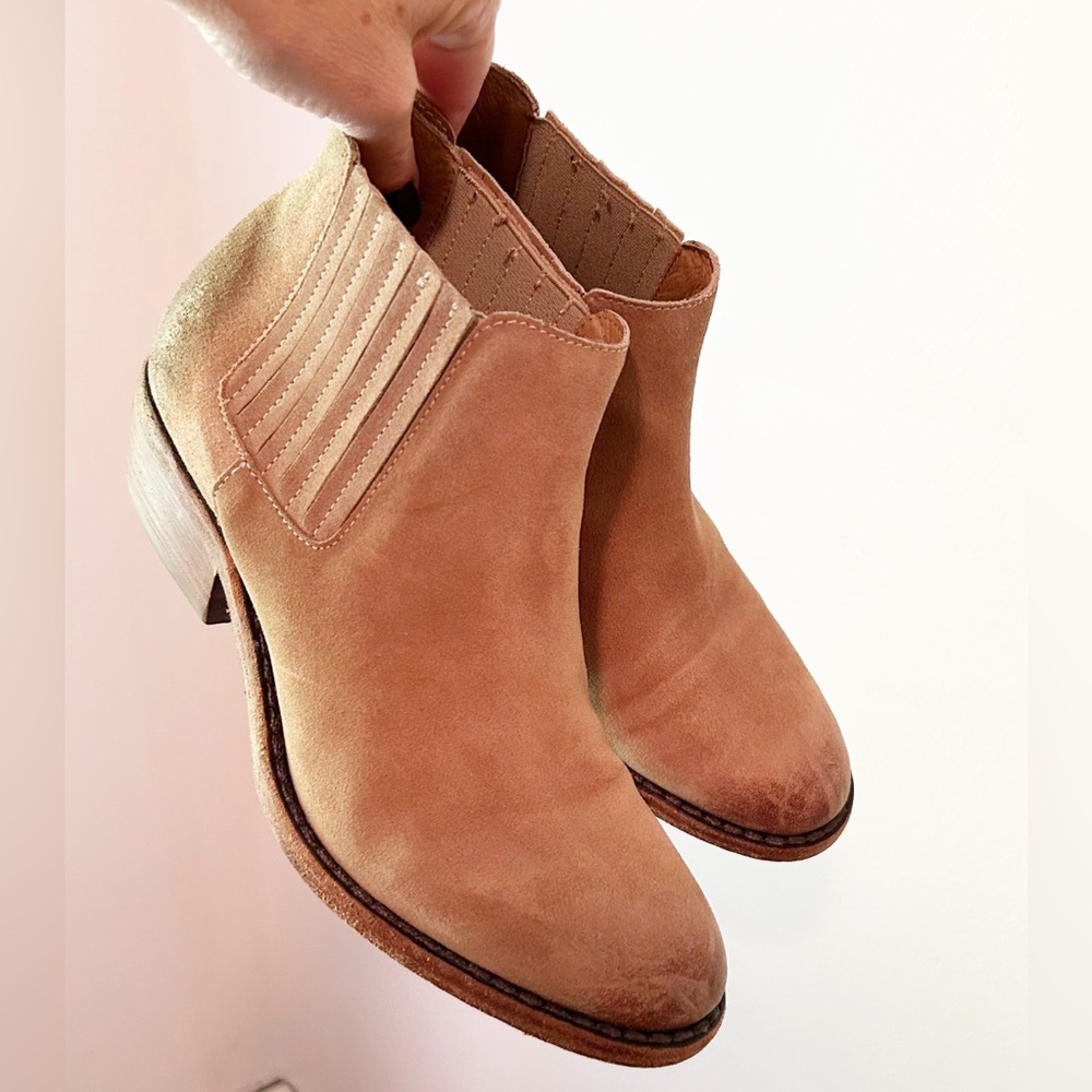 Catarina Martins Light Tan Suede Ankle Boots Western Distressed - Size 38 (8)